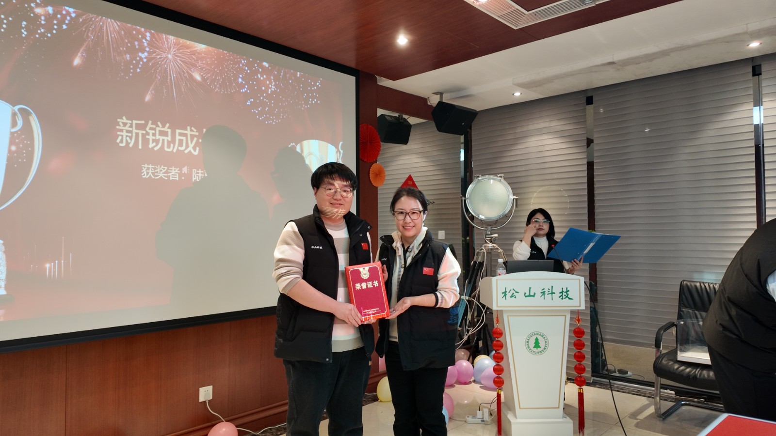 36333725.jpg 4e2ece5a2fa43a7ee986b462d2d508d1.jpg